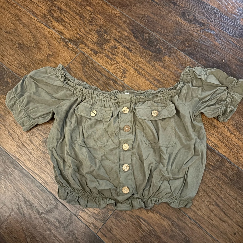 Olive Off-Shoulder Button-Up Crop Top. Ruffle detailing and flattering fit! Sz L